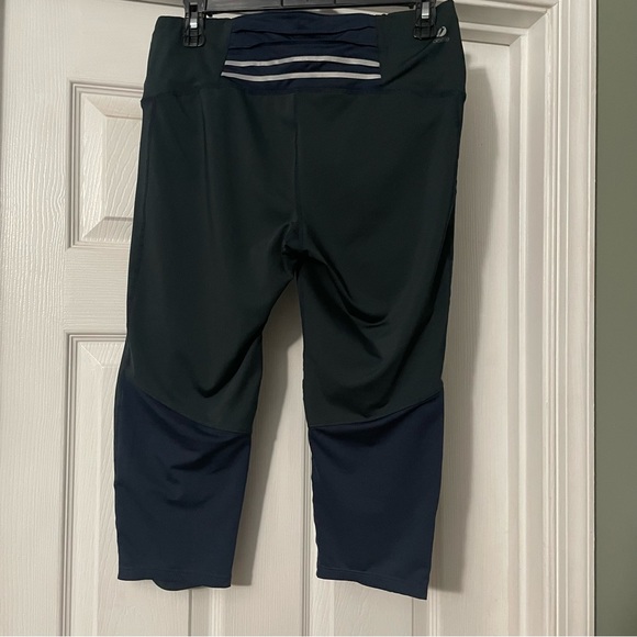 Oiselle running capris, navy, size 10. - Picture 2 of 8